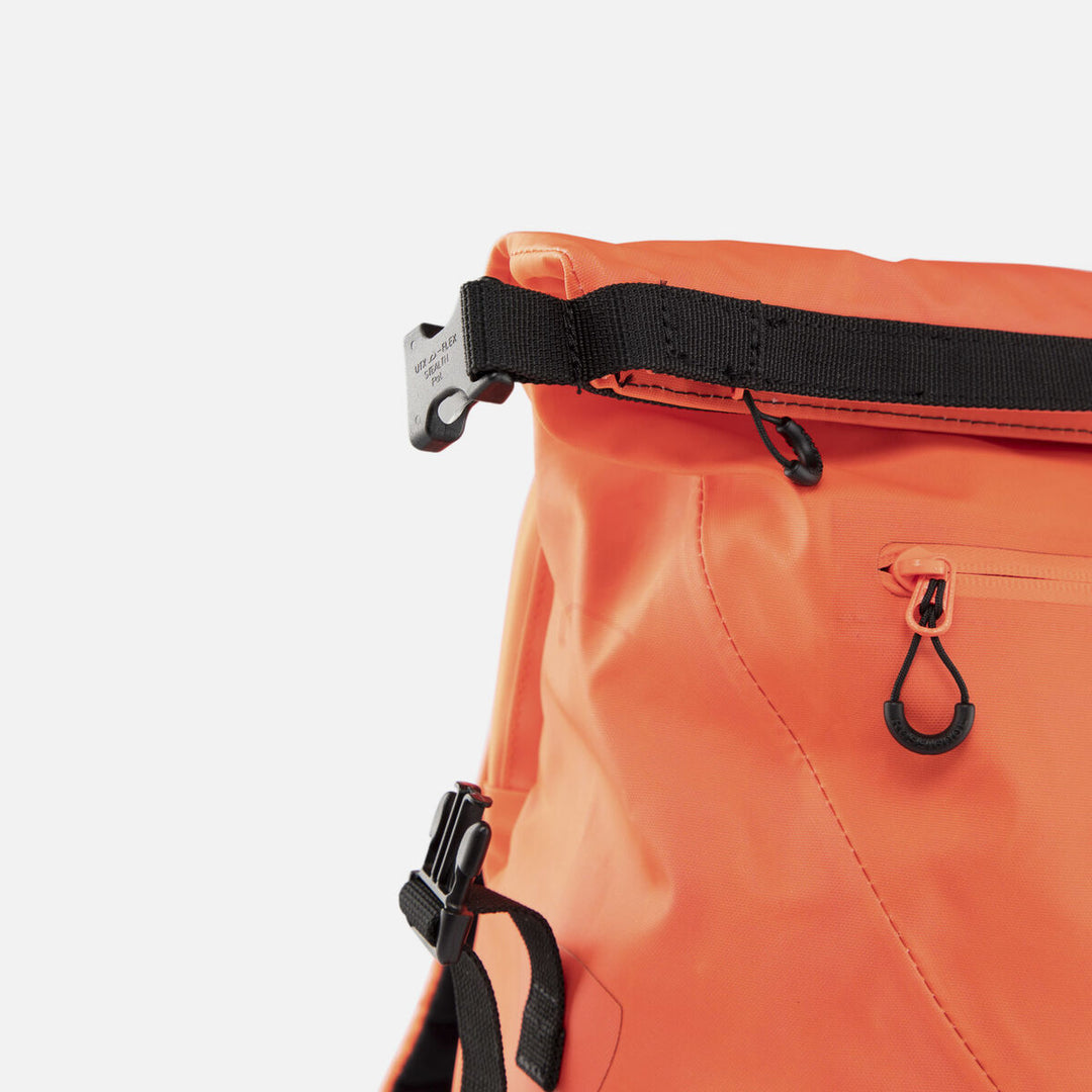 MOCHILA COMMUTERS 25L HOT RED